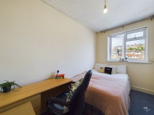 Photo 32- click for photo gallery